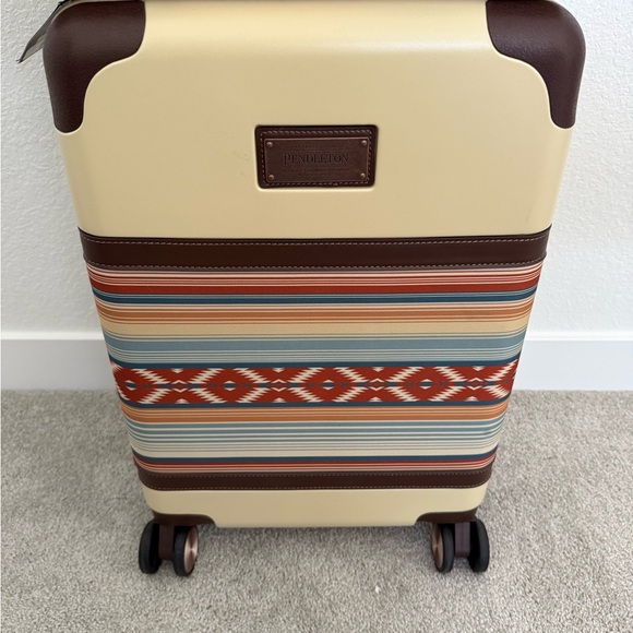 Pendleton Multi Color Mojave Luggage Set Carry On Spinner & Weekend Satchel! NEW - Picture 4 of 9